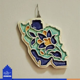 پیکسل سـرامیکی/ آویز - طرح «نقشه ایـران» با تـزیین خَتایی