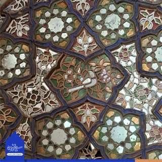 سفال برجسته لعابدار دیوار کوب، طرح "گل و مرغ"دیوارکوب سرامیکی، طرح "گل و مرغ"